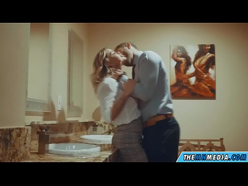 ❤️ Ilehoria busti batek komun publiko batean seduzitzen zaituenean ❤❌ Sexu bideoa %eu.rexporn-com.ruan ❌❤